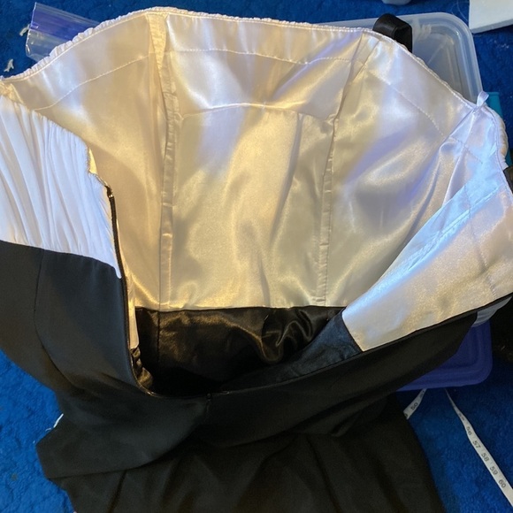 NWT SALLY USA THE SALLY DRESS,STRAPLESSOR 1 STRAP, BEADED BUST, beautiful SZ6/8 - Picture 16 of 16